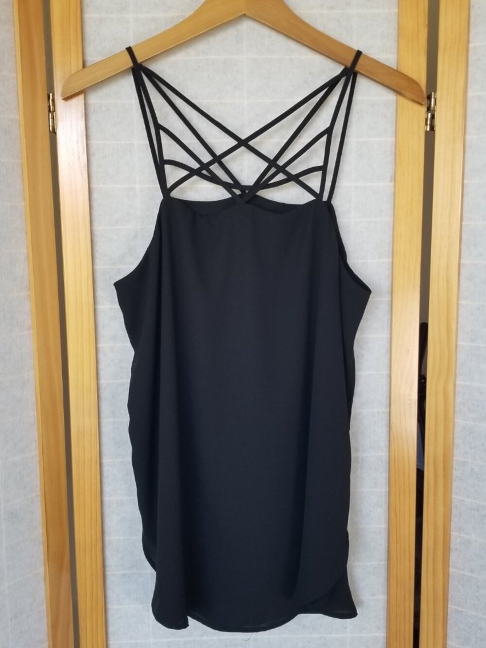 Express Barcelona Cami Tank Top Black Size Medium Strappy Flowing Fit - Picture 10 of 11